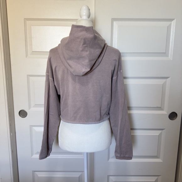 Aritzia The Group by Babaton Weekender Cinchable Pullover Cropped Hoodie Size S - Picture 5 of 14